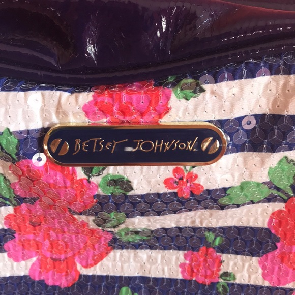 Betsy Johnson crossbody blue patent and sequins - Picture 2 of 6